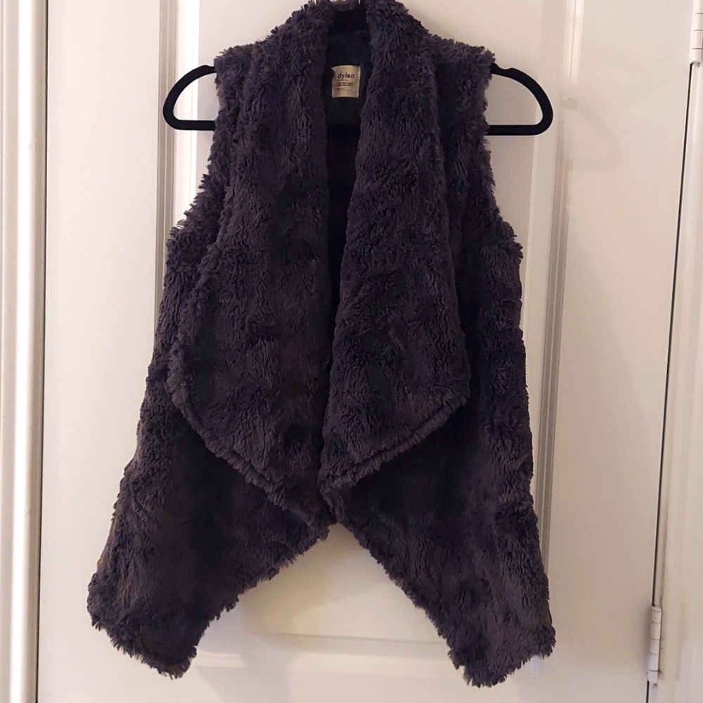Dylan by true grit size S faux fur vest